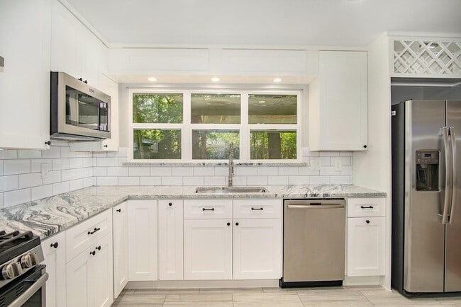 Building Photo - 4602 Kinglet St