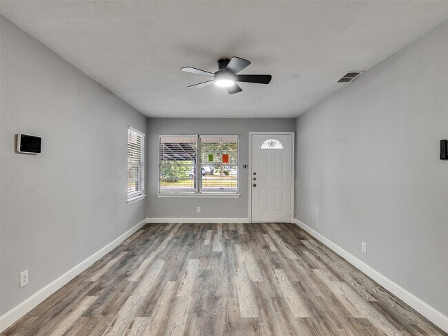 Photo - 7914 Belbay St