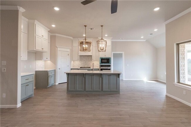 Building Photo - 16300 Marsha Dr