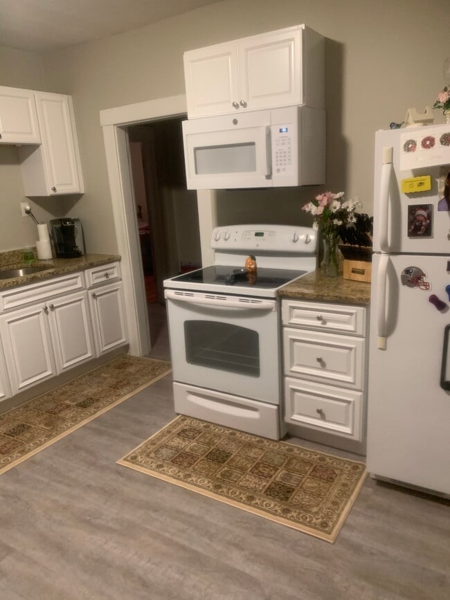 Photo - 31 Snowling Rd Unit Two