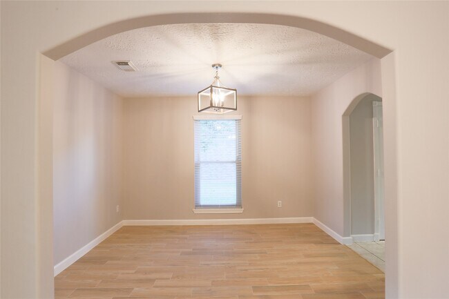 Photo - 7110 Yardley Dr