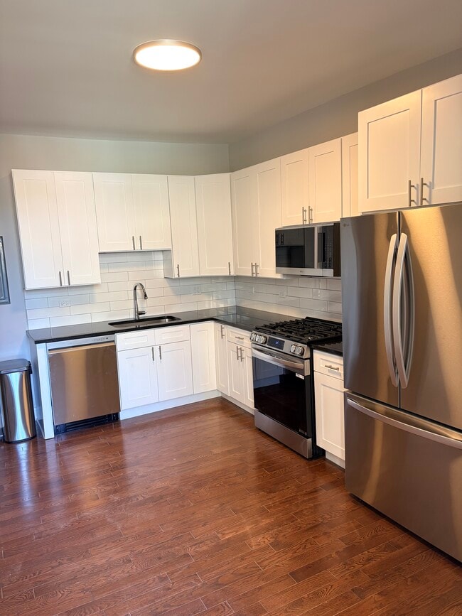 New Kitchen - 4619 N Broadway St Unit 2