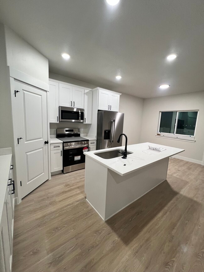 Kitchen - 1163 N 680 W