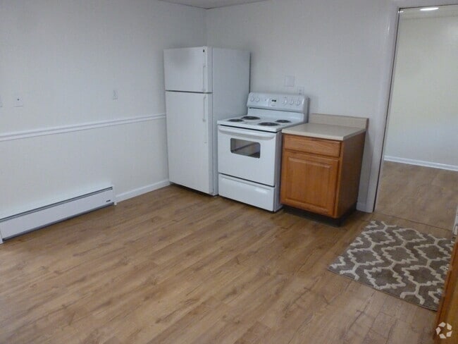 Building Photo - 38 Erie St Unit D Rental