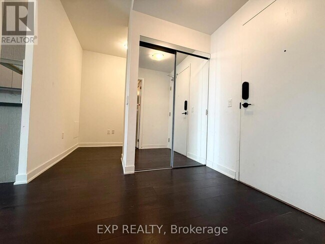 Photo - 105 Oneida Crescent Unit 902