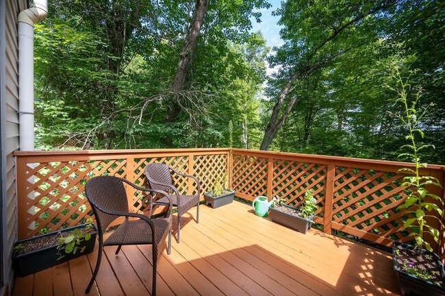 13 Bayberry Dr