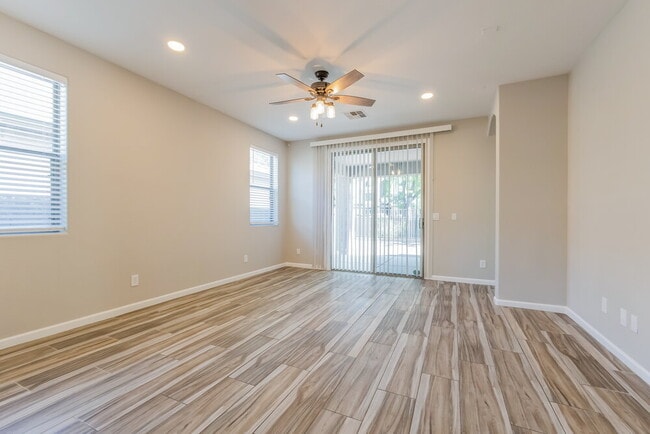 Photo - 3049 S Sailors Way