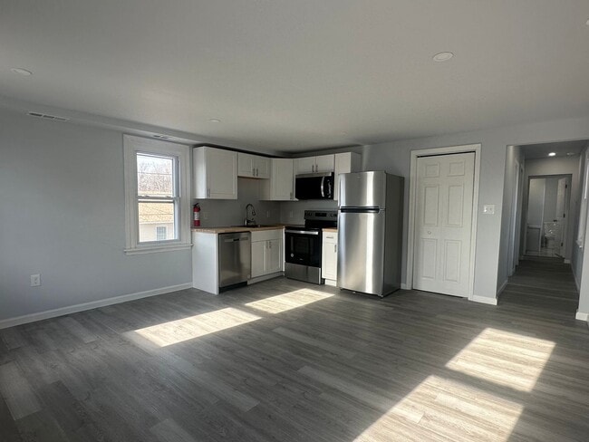 Photo - 125 Pennington Ave Unit B