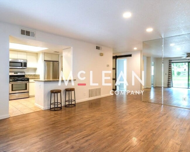 Building Photo - Canyon Shores Two Bedroom Cathedral City