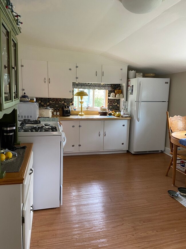 Building Photo - 401 4th St Rental