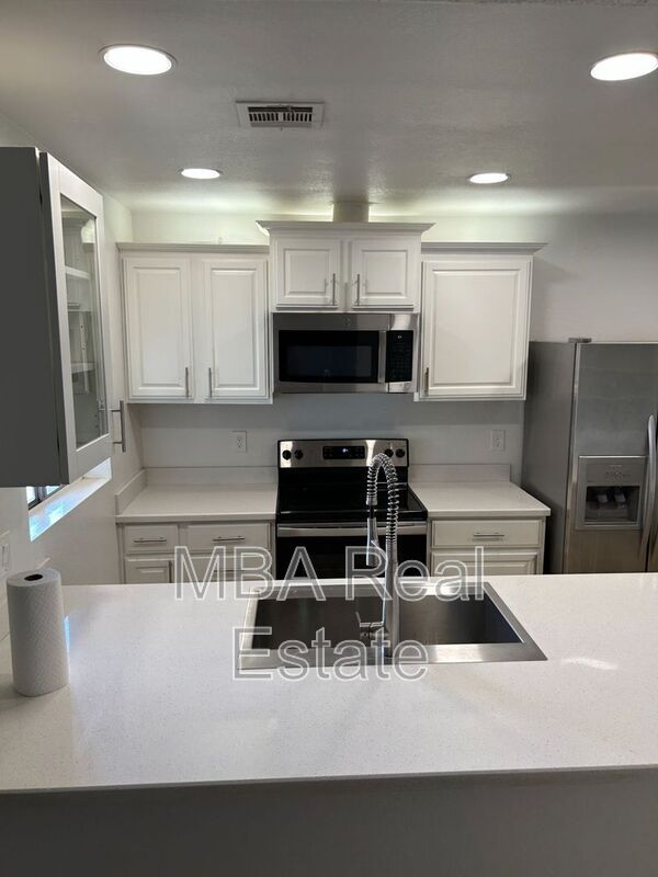 20236 N 6th Dr Unit 4