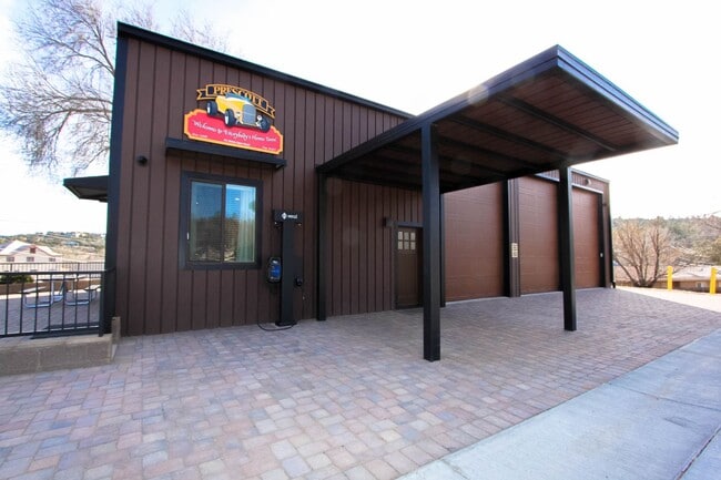 Building Photo - Furnished 2 Bedroom near downtown Prescott