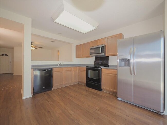 Building Photo - 2104 Perkins Pl