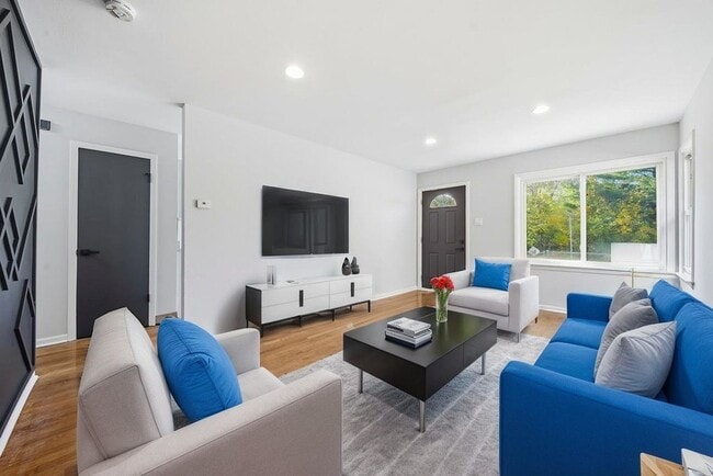 Photo - 14921 Lincoln Ave