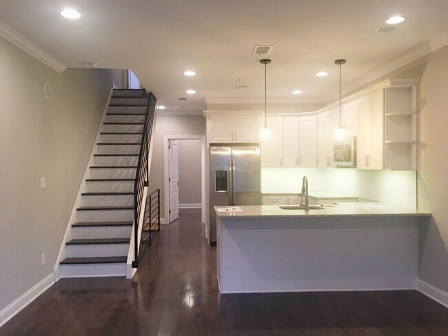 Photo - 742 Master St Unit 742 W Master St #2