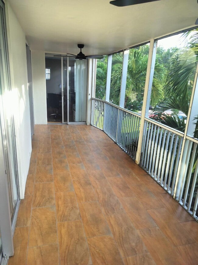Photo - 1690 NE 191st St Unidad 302
