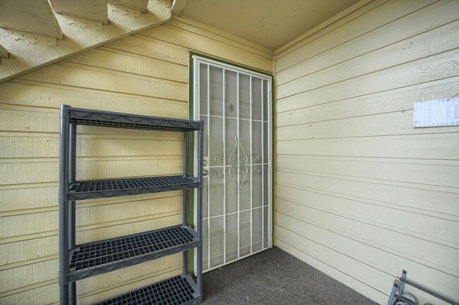 Photo - AVAILABLE NOW! 2BR/2BA Condo – Awesome Location! Glossy Hardwoods, Granite Countertops, W/S/G Inc...