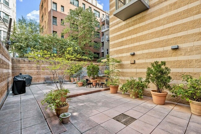 Photo - 1001 L St NW Unit 309