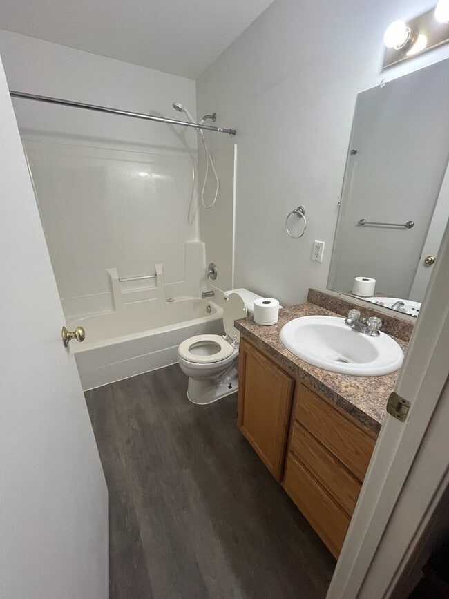Photo - 863 Sharon Rd