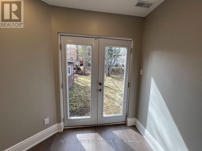 Photo - 73 Murray Dr
