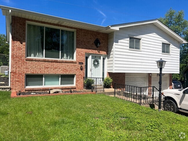 Building Photo - Convenient Location!! Rental