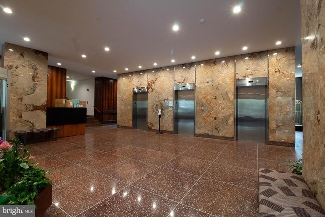 Building Photo - 3600 Conshohocken Ave Unit 907 Rental