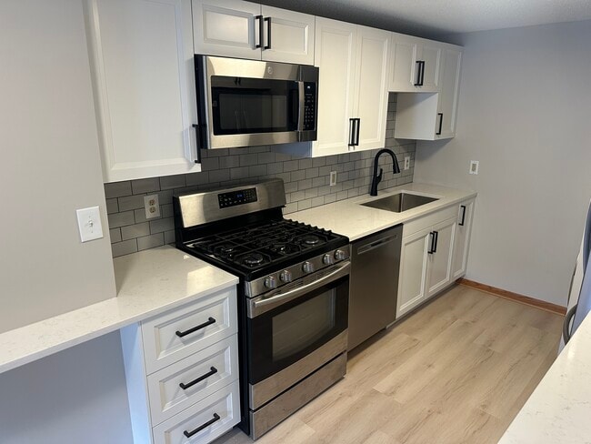 Building Photo - 655 Washington St NE Unit 1