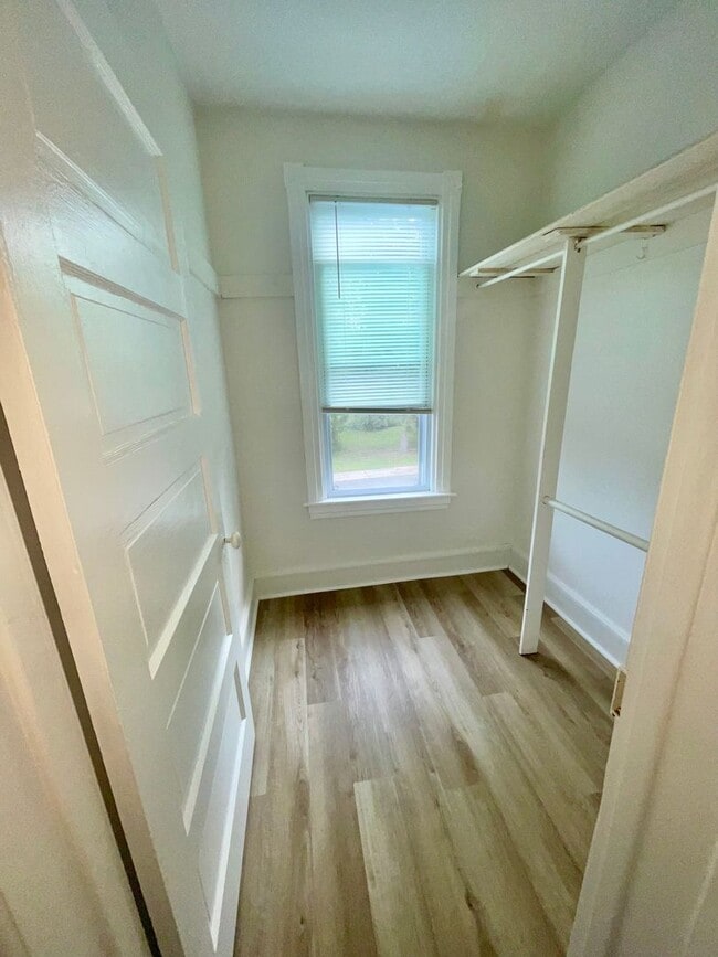 Photo - 112-114 Berks St. Unidad 112 B