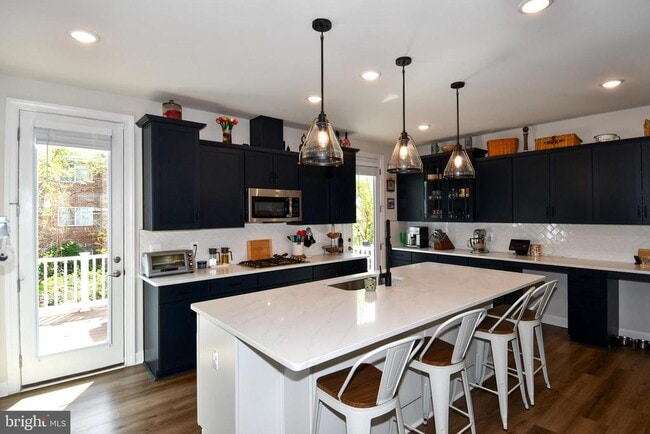 Photo - 7211 Mountaineer Dr