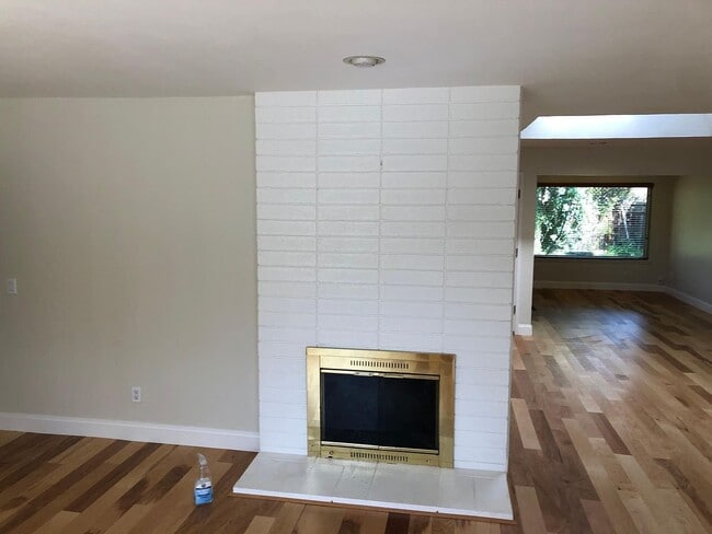 969 Madison Dr