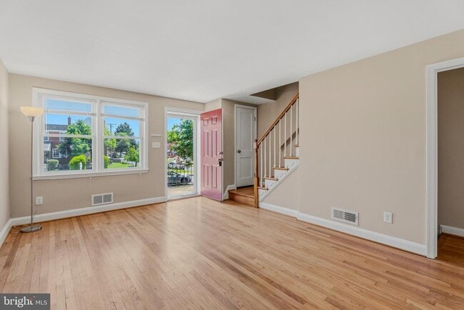 Building Photo - 586 Lucia Ave