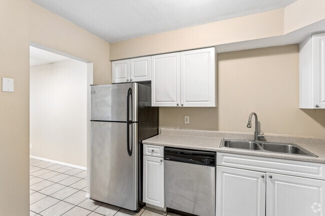 2BR, 1BA - 800SF - Kitchen