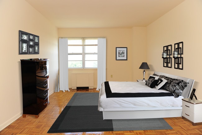 Photo - Lafayette House