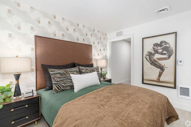 Photo - 1985 NW Savier St Unit SI ID1267695P