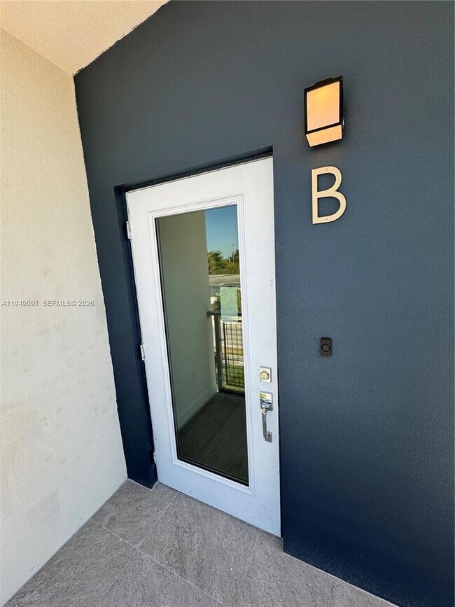 Photo - 526 NW 6th St