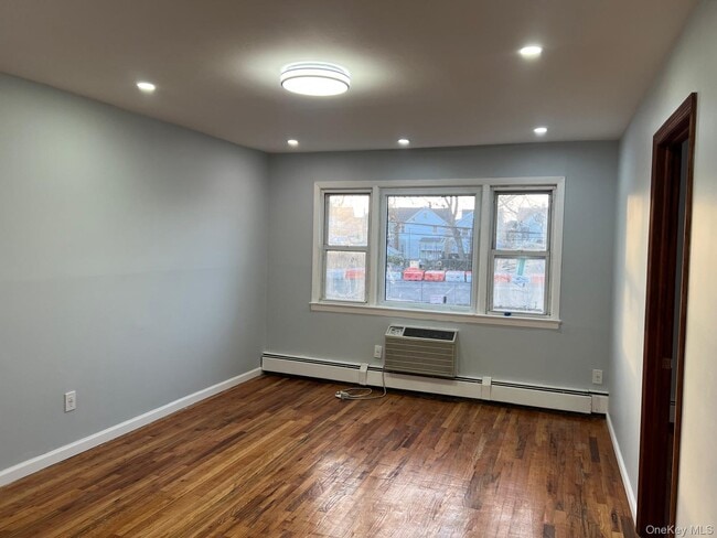 Photo - 547 Eldert Ln