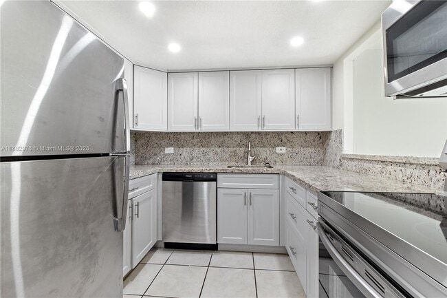 Photo - 10425 SW 112th Ave Unit 303