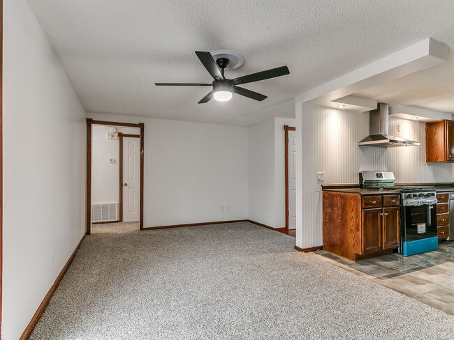 1548 Bradley Pl