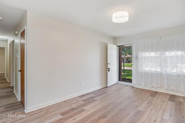 Photo - "Charming 3-Bedroom Home with 1400 Sq Ft of Cozy Living Space in Bossier City!"