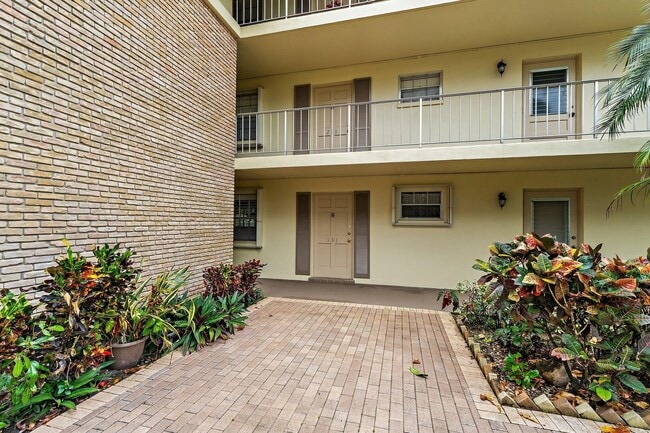 Photo - 5570 Tamberlane Cir Unit 131