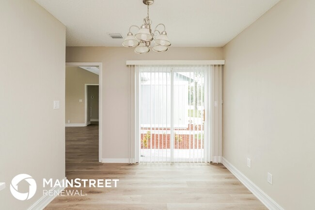 Photo - 6317 Boylston Way