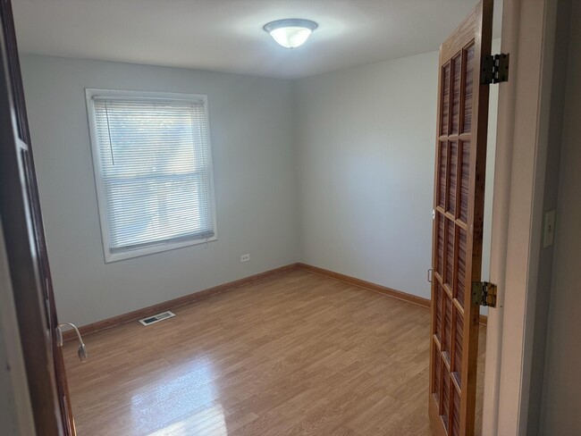 Photo - 982 Hastings Ln