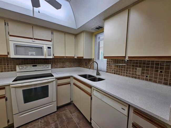 Photo - 19505 Quesada Ave Unit B203