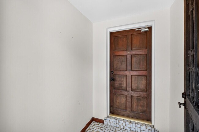 Photo - 2060 Tropic Isle