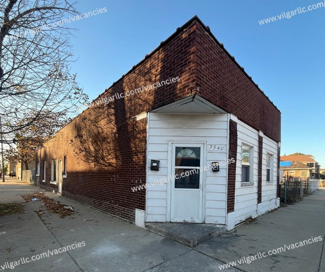 Building Photo - 3940 Deodar St Unit : Front House (FH)
