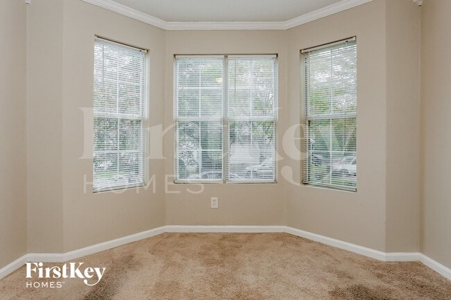 Photo - 604 Rays Ln SE