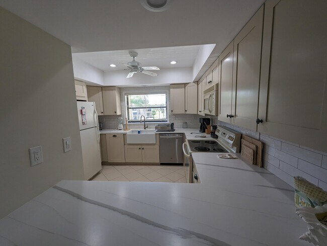 Photo - 404 Clubhouse Cir