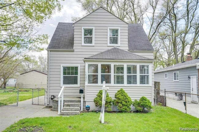 Photo - 1540 E Madge Ave House