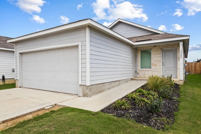 Photo - 1355 Loop St