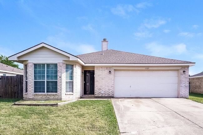 Building Photo - 1121 Sandalwood Dr